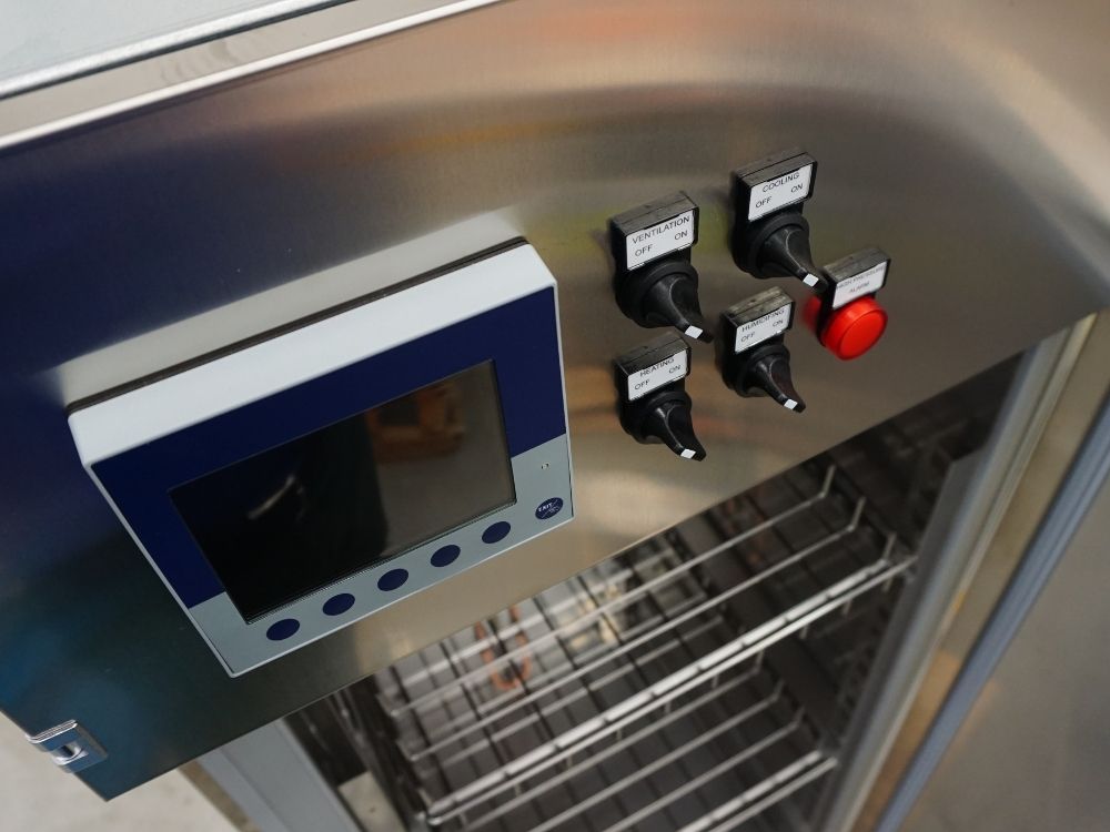 Scopri le Soluzioni custom come le soluzioni oem di Refrind. Ideati, progettati e realizzati per gli ambienti della tua azienda